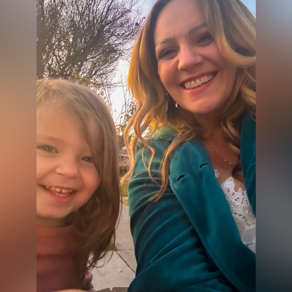 Meet your Posher, Danielle - Picture 9 of 16